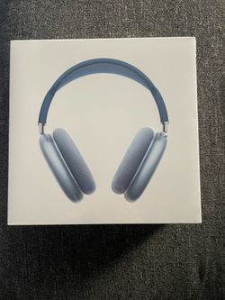 AirPods Max with Smart Case