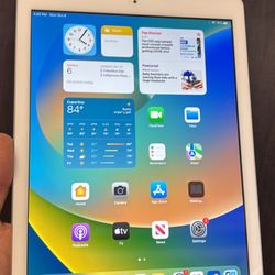 iPad 5th Gen. Like New And Unlocked! 