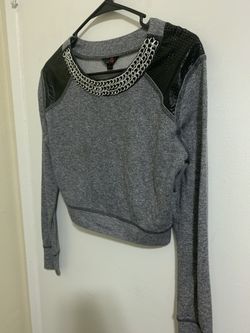 Guess Sweater Size Small