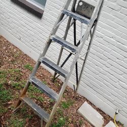 Ladder Aluminum 6 Foot