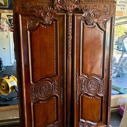 Armoire, beautiful dresser antique