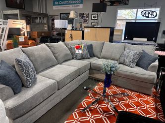 Stunning L shaped sectional ☎️🩶✨