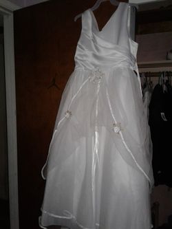 Nice,clean,no rips, size 14 catechism or flower girl dress well taken care of