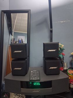 Bose Wave Radio System with Speakers and Remote