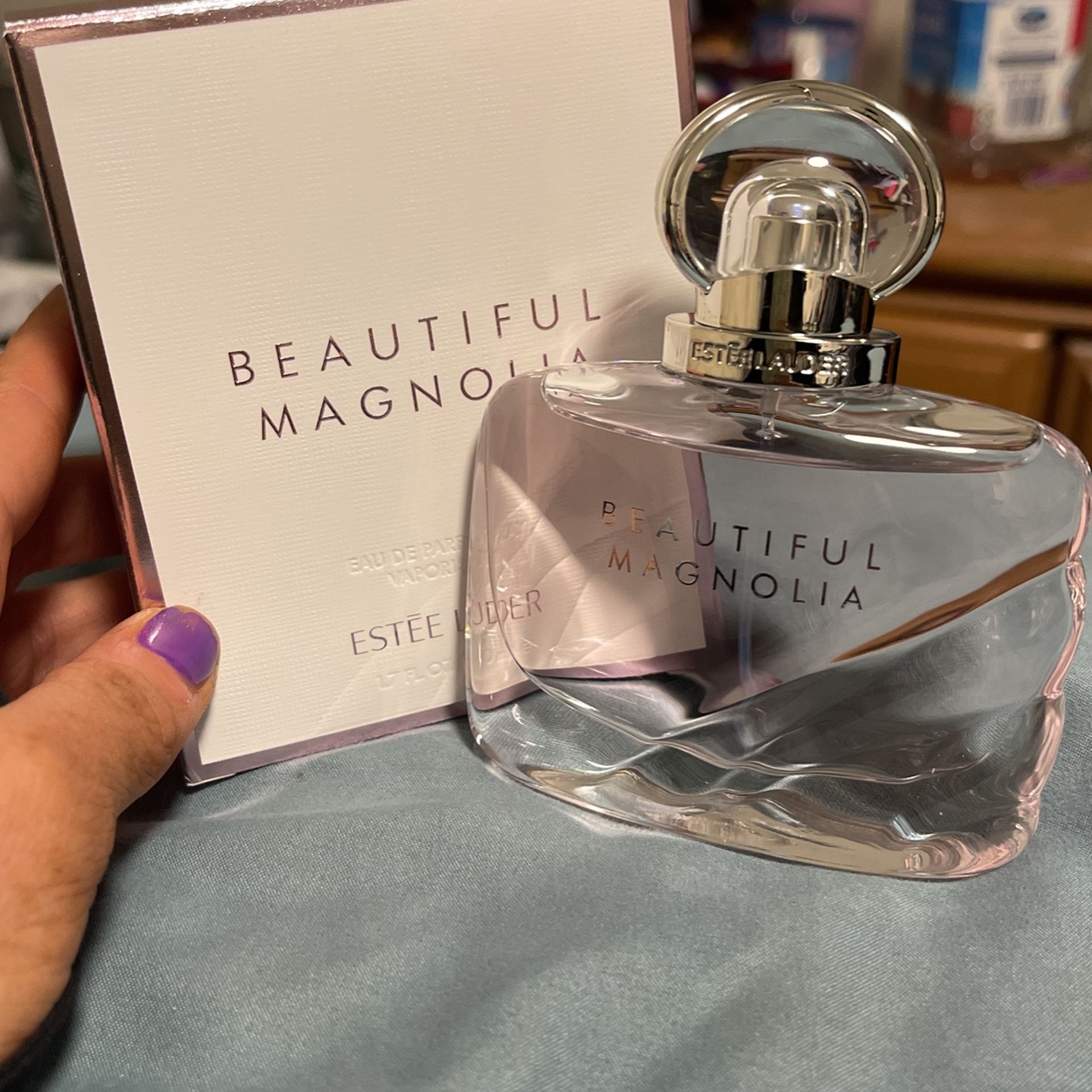 Estée Lauder Beautiful Magnolia Perfume