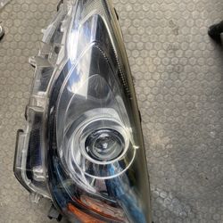 2015-2019 PRIUS  C DRIVER SIDE HEADLIGHT 