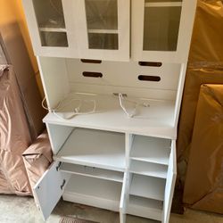 Standing Kitchen Cabinet