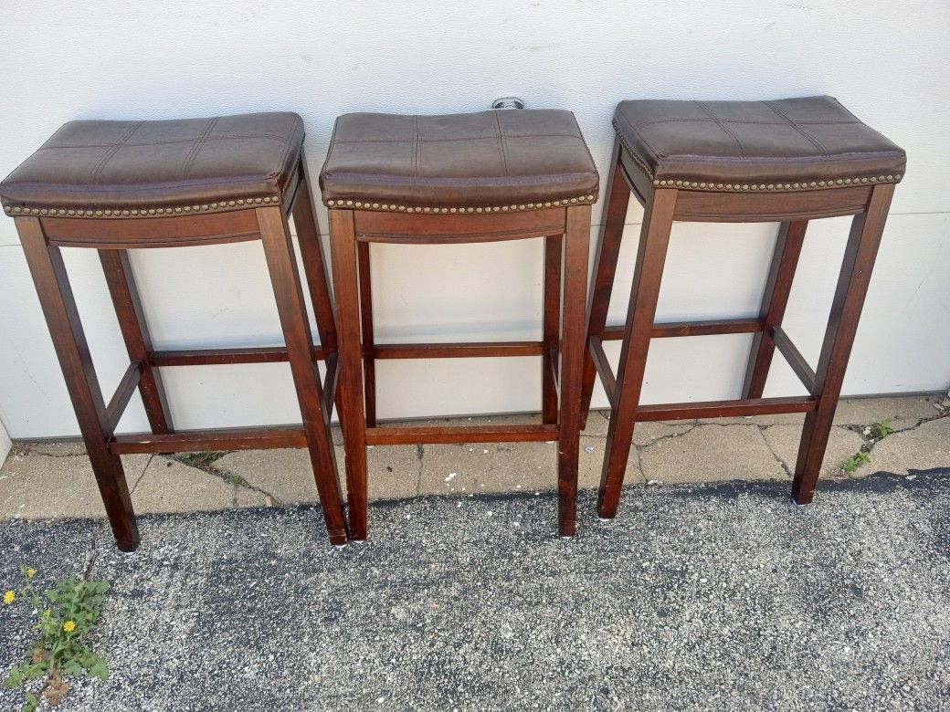 3 Bar Stools