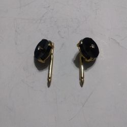 18 Karat Gold Diamond And Onyx Cufflink Use