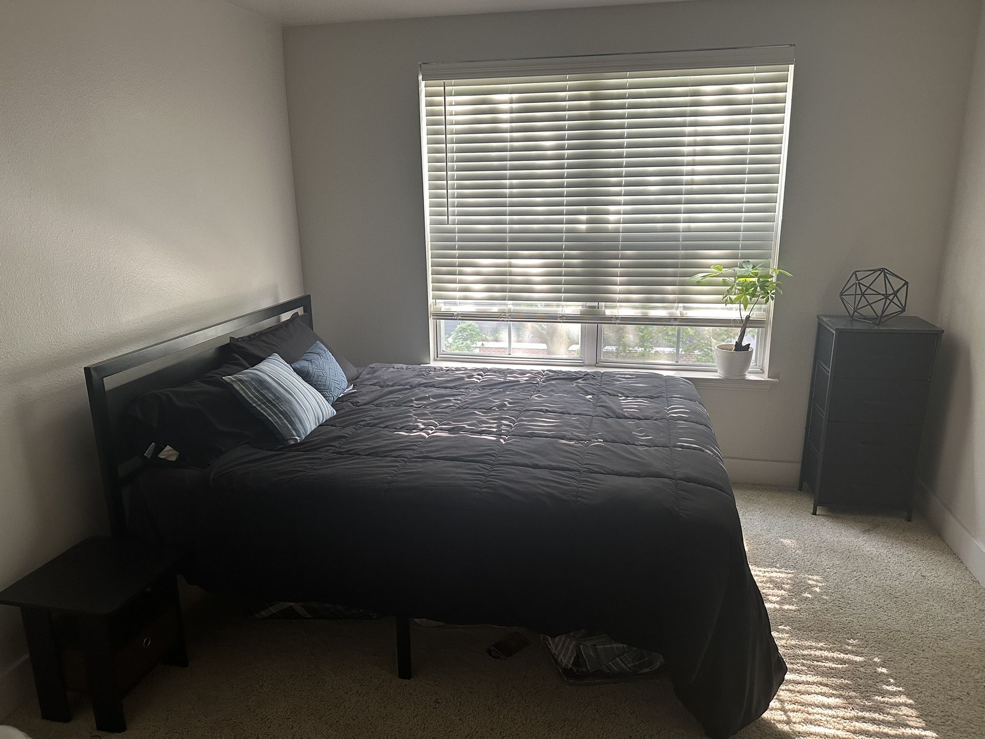 12” Queen Size Mattress And Bed Frame Bundle
