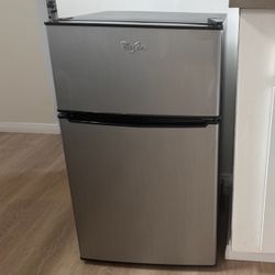 Whirlpool Mini Refrigerator