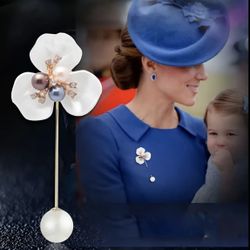 Brand New Elegant Floral Design Brooch Pin