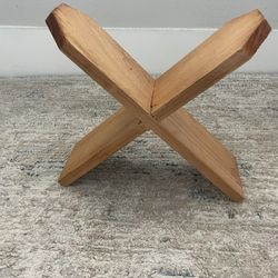 Read cedar wood book shelf