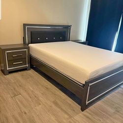 Brand New 4pcs Of  Bedroom Set Are Available With Free Delivery 