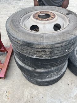 Bridgestone 225/70r 19.5