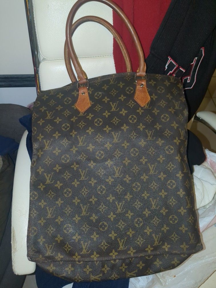 Louis Vuitton Bag $700