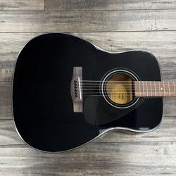 Yamaha F335 Dreadnought Acoustic Guitar 