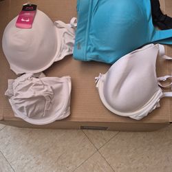 Bras 40D.   1 NEW  2 Used  BRAS Avia Sports Bra