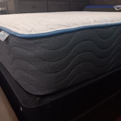 *Weekend Special!!!*---Embody Luxury Foam Mattress And Foundation Sets---From $649!!!---Delivery And Financing🤠