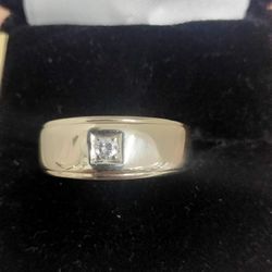 Single Diamond Band 14kt