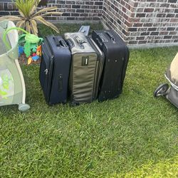 3 luggage suitcases