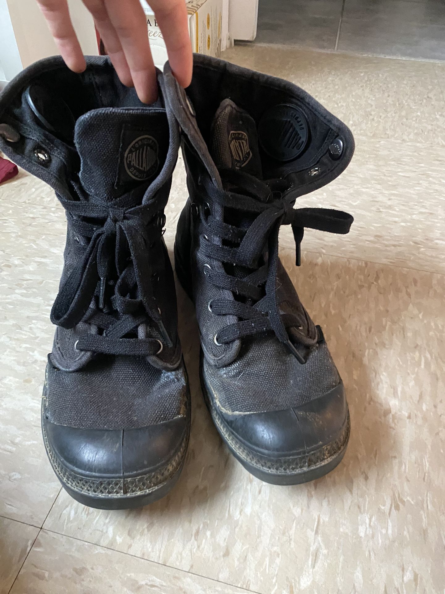 Palladium Boots Women’s 8.5