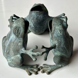 Vintage Singing Frogs Metal Garden Sculpture 