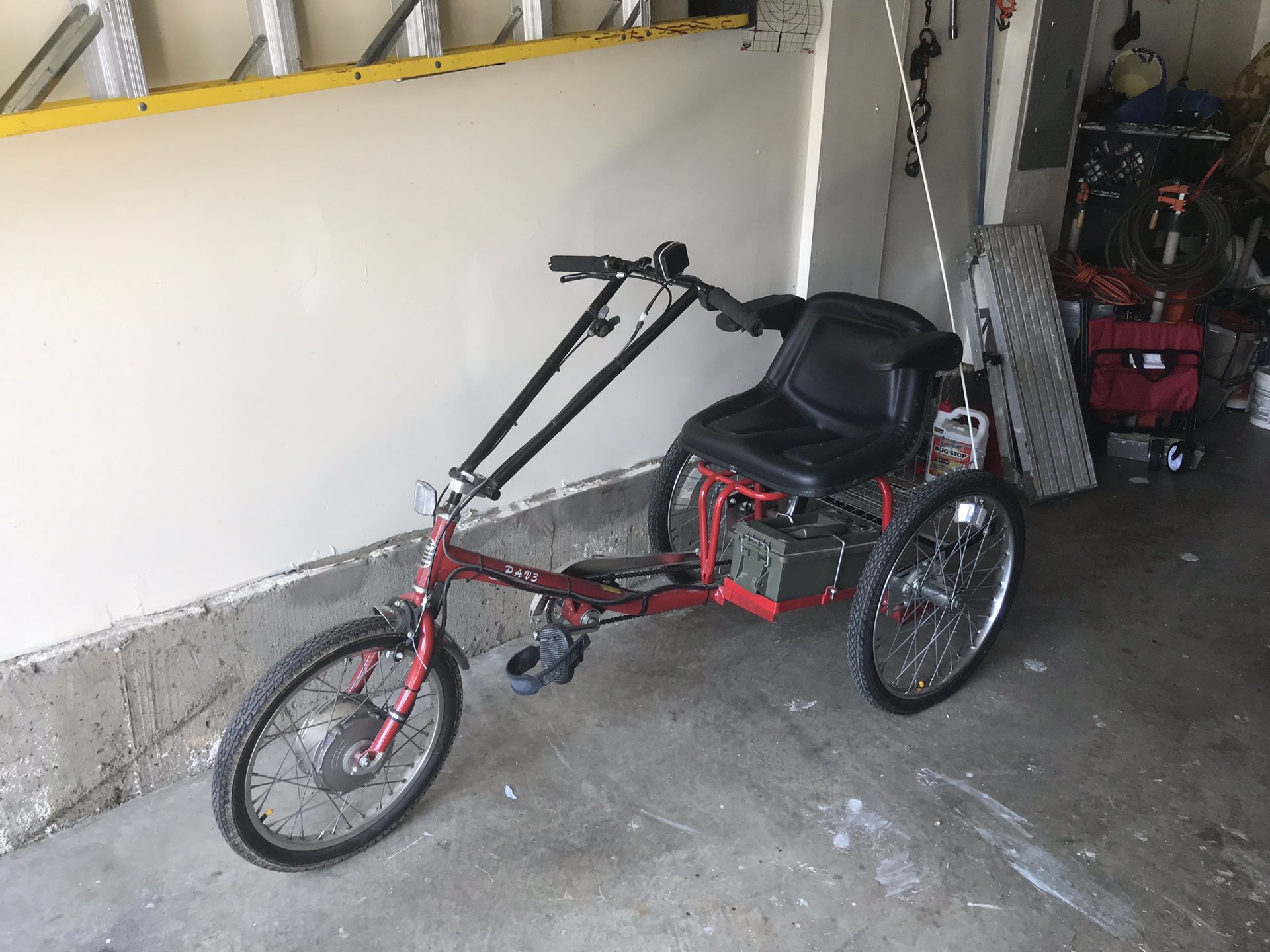 Electric tricycle