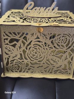 Gold card box (wood)