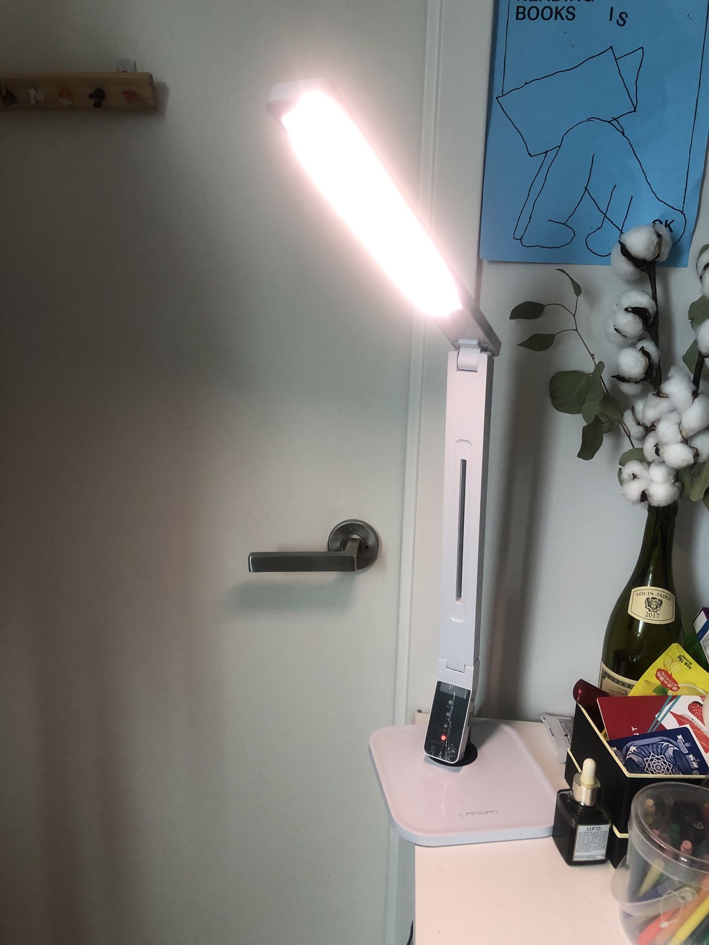 LED desk Lamp with 5 lighting modes