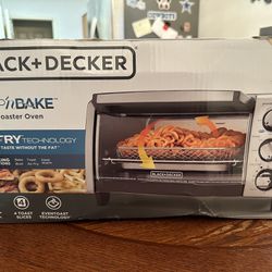 Black + Decker Crisp n Bake 4 Slice Toaster Oven Air Fryer for Sale in  Dallas, TX - OfferUp