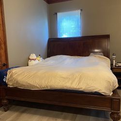 High Quality Furniture Cal King Size Bed$680
