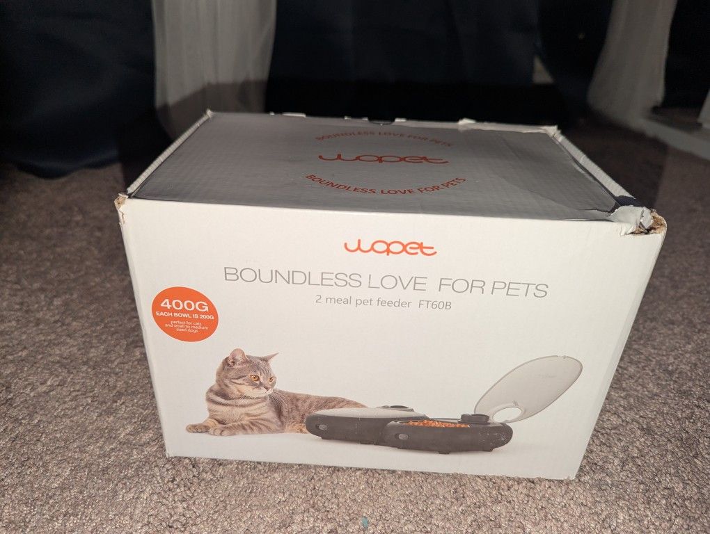 New - Battery powered automatic cat feeder - 2 pack