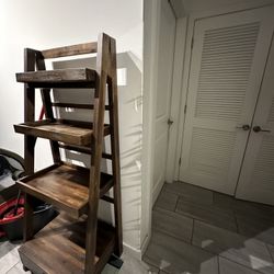 Bookshelf 
