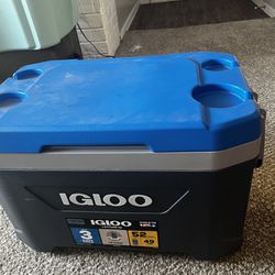 IGLOO 52 Quart Cooler 