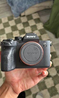 Sony A7IV 4k full frame camera