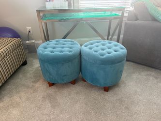 Set of 2 Tufted Round Storage Ottomans