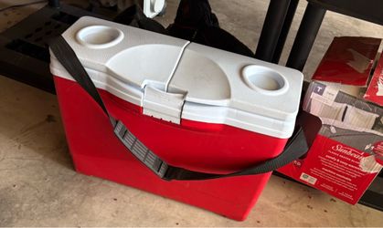 Nice size ice chest for drinks