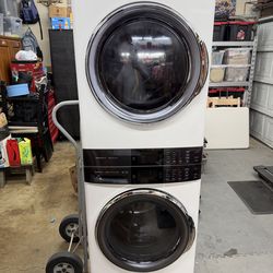 Electrolux 700 series Stackable washer and dryer