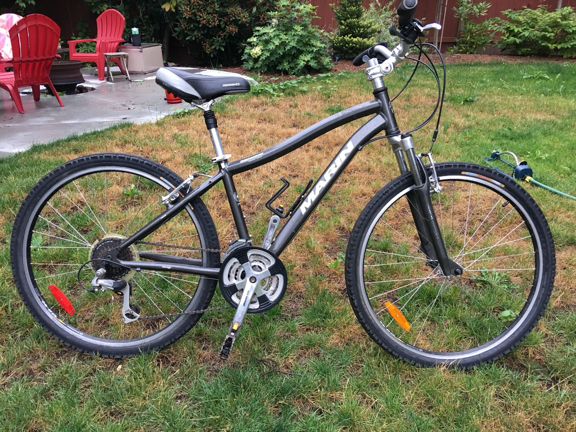 15” Marin Redwood Comfort Hybrid 24-speed Road/Mountain Bike