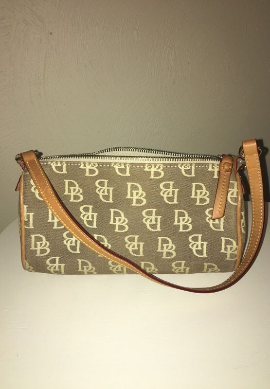 Dooney & bourke small purse new arrivals