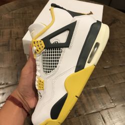 Jordan 4 Retro Vivid Sulfur Size 6.5M/8w
