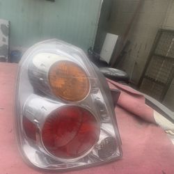 02-06 Altima Tail Light