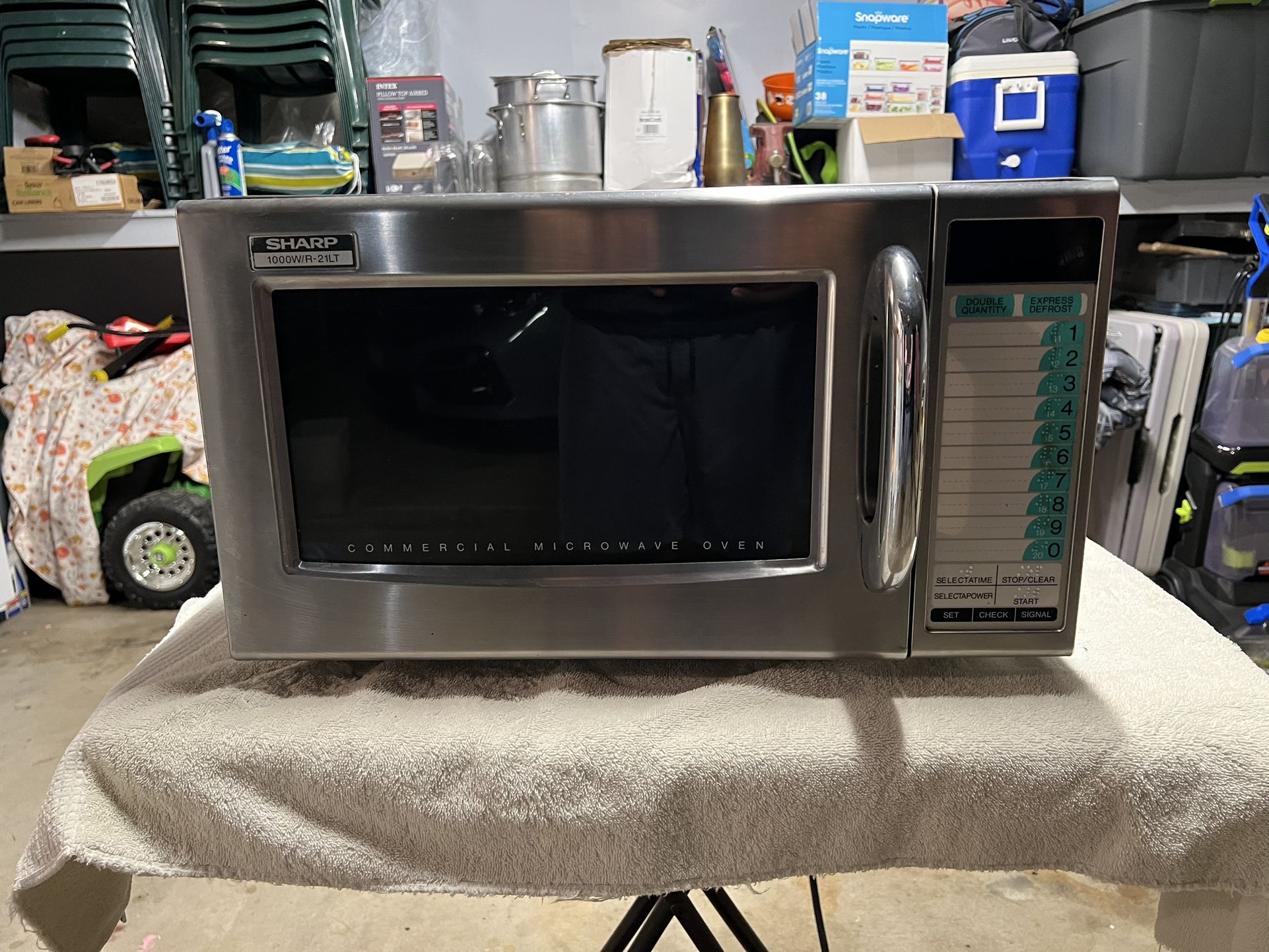 Sharp R-21LVF 1000w Commercial Microwave w/ Touch Pad, 120v