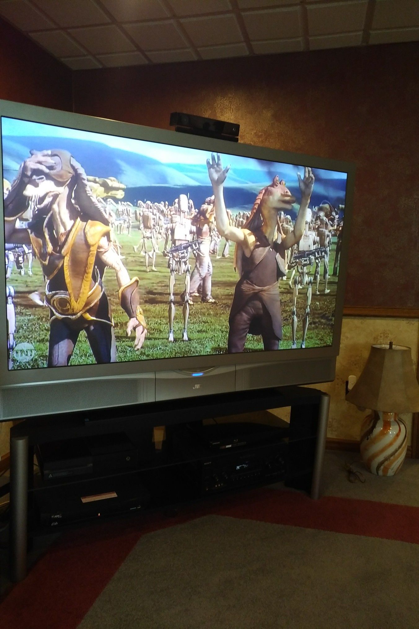61 inch JVC DLP 1080i HD Rear Projection TV