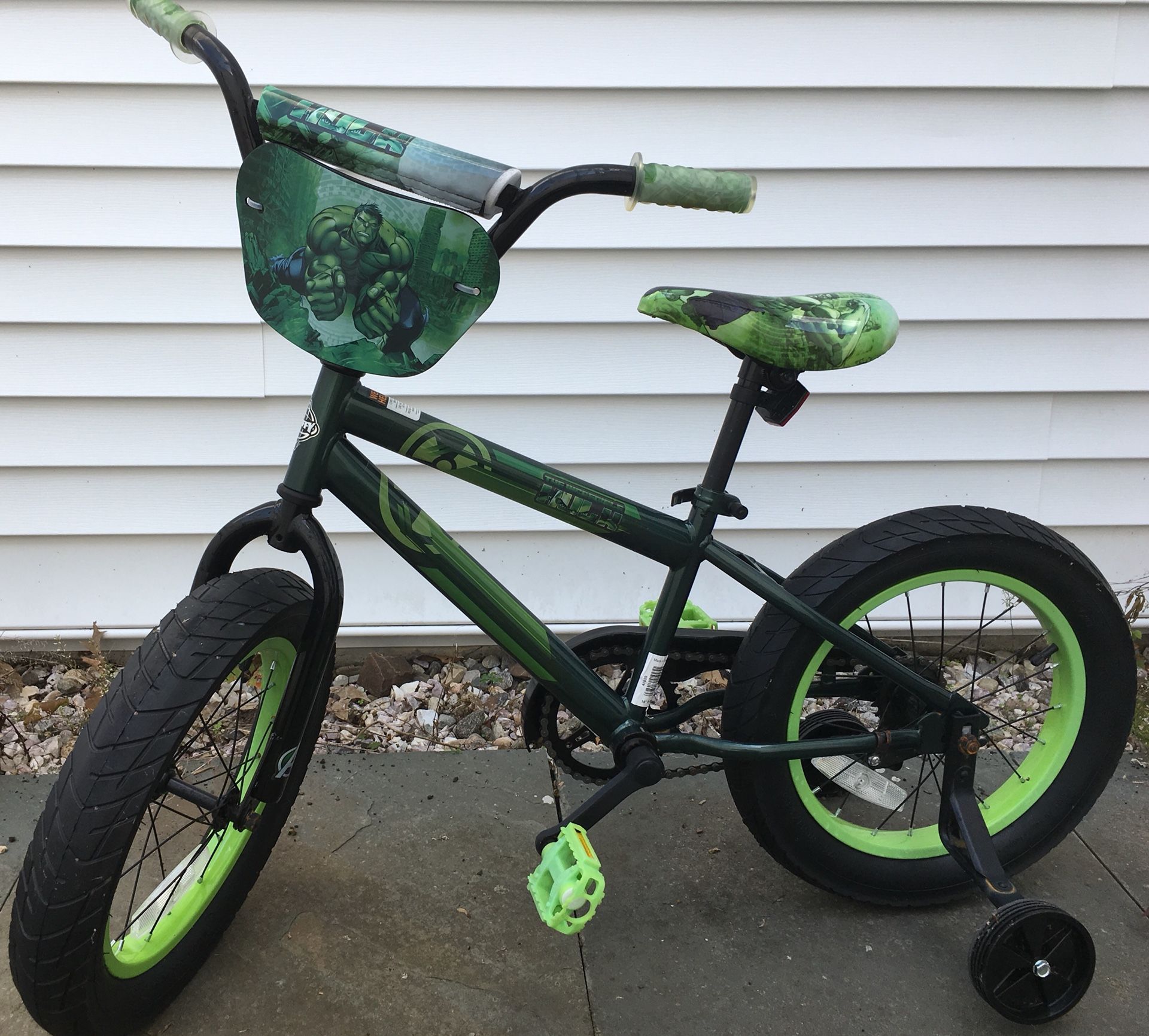 Boys' 16 Inch Hulk Fat Tire Bike, Green