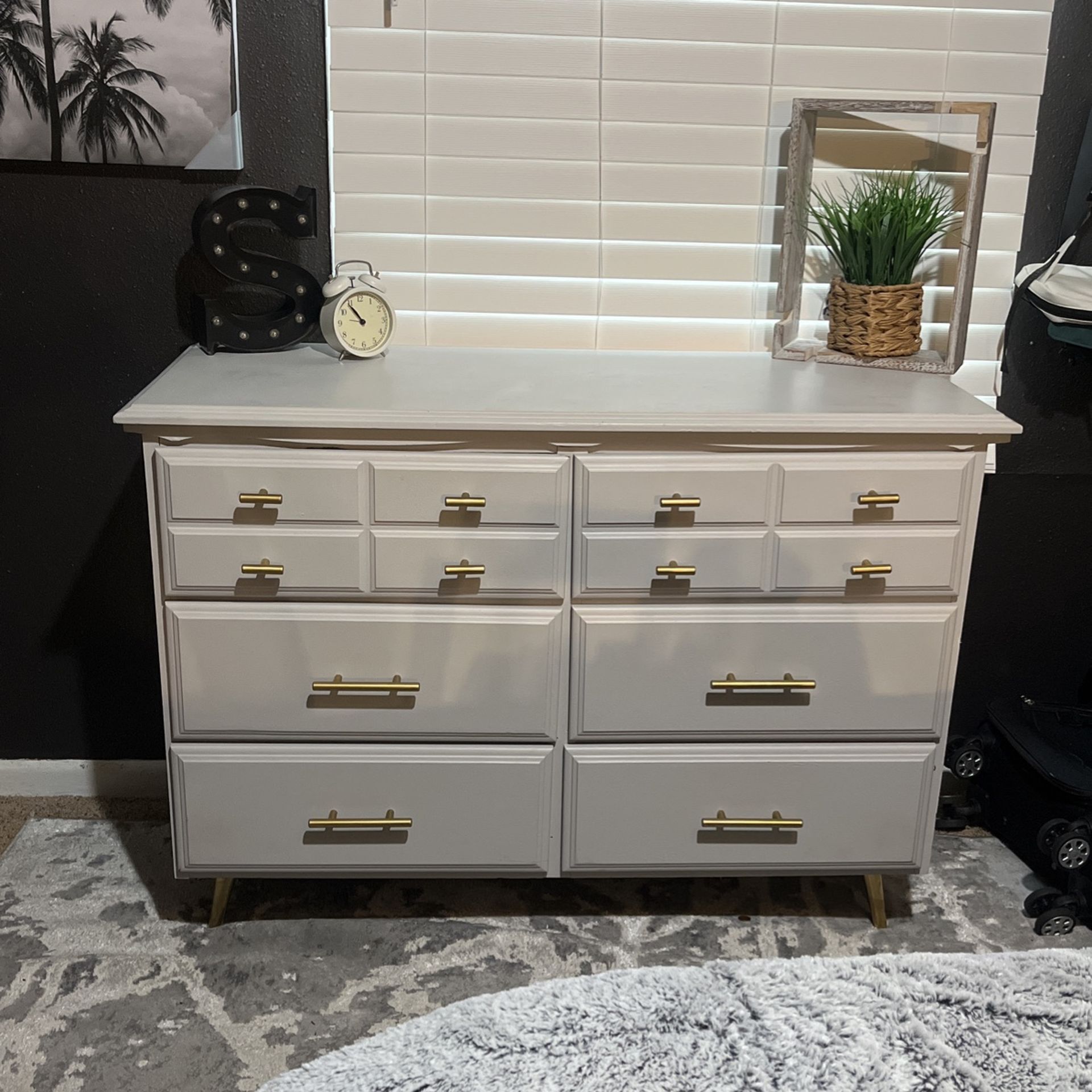Grey Dresser 