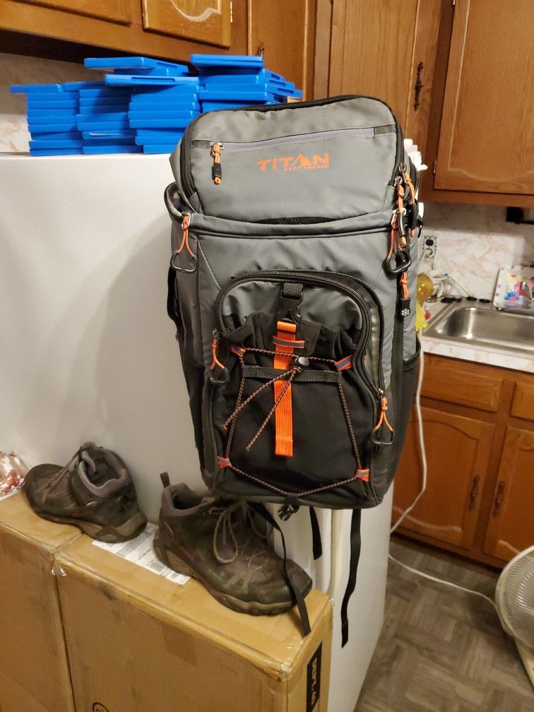 Titan Backpack Cooler 