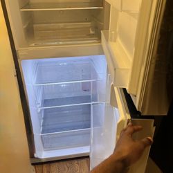 Lg Fridge PICK UP ONLY