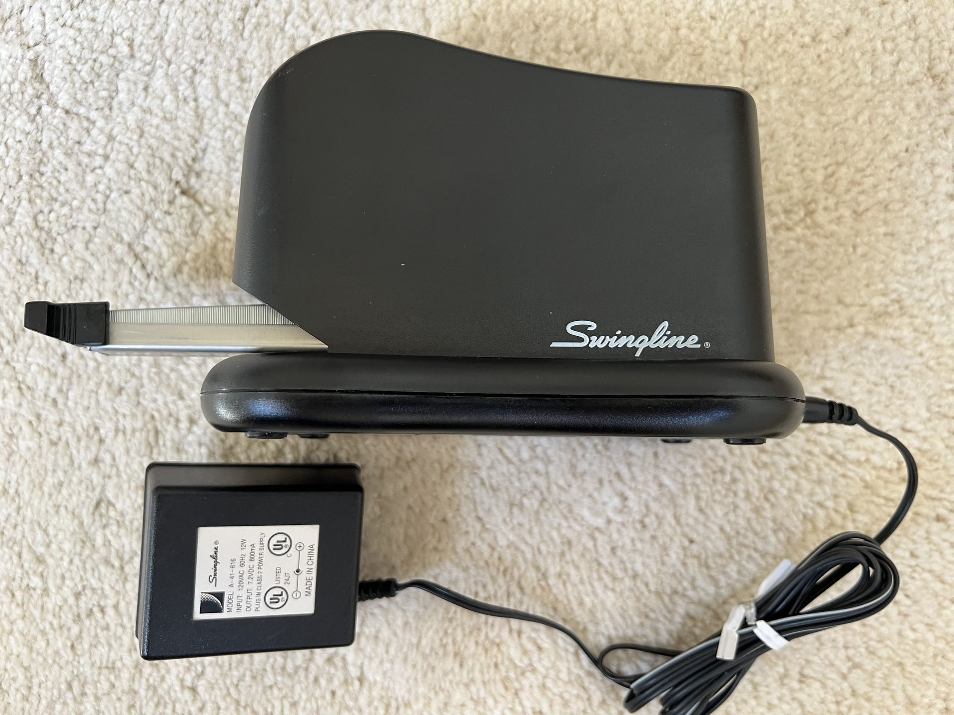 SWINGLINE 2XX ELECTRIC DESKTOP STAPLER